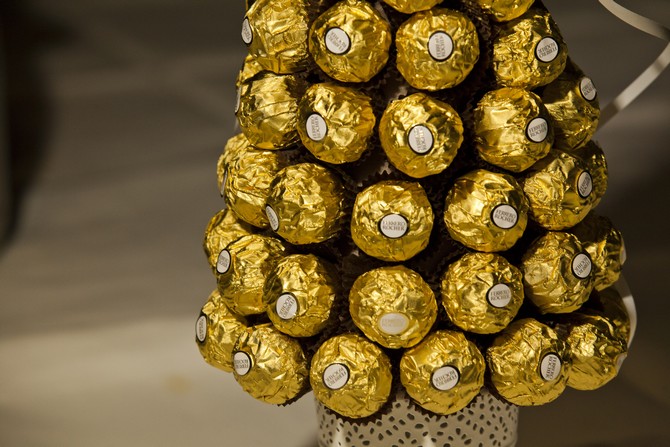ferrero rocher tree. wedding dessert alternatives. gold wedding theme. ferrero rocher tree