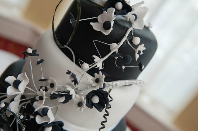 black and white wedding cake