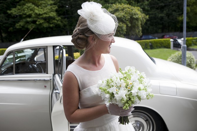 bride in white wedding gloves weddingsonline.ie penry photography bride white wedding gloves