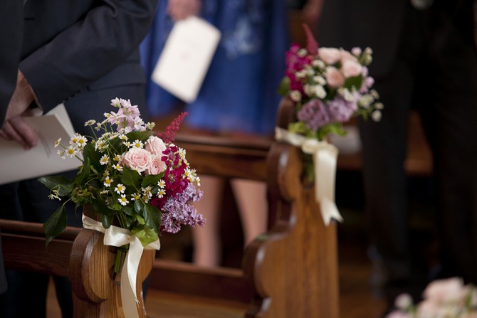 flower pew ends ribbons decor weddingsonline.ie penry photography flower pew ends wedding church
