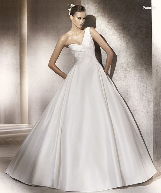Paterna by Pronovias. Budget wedding dresses Dublin Paterno Pronovias
