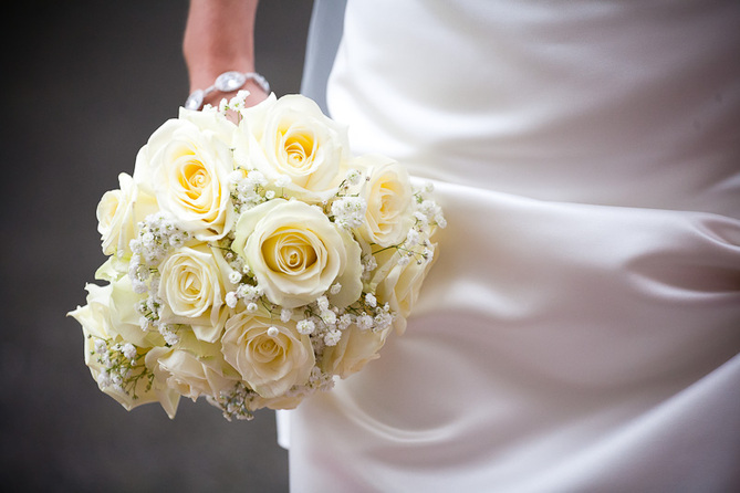 cream wedding bouquet