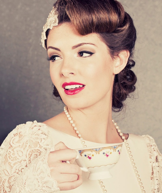 vintage waves 20s hair style wedding bride